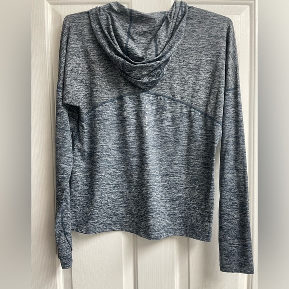 Women’s NIKE running pullover size M - Picture 5 of 8